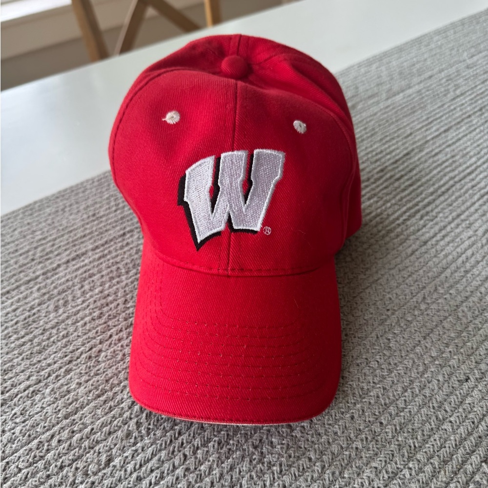 Wisconsin Badgers Red Baseball Hat Cap Adjustable Strap Back NCAA